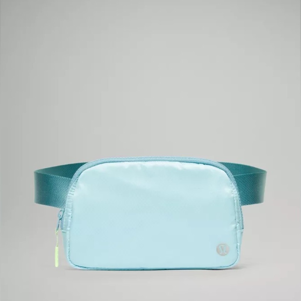 Lululemon Aqua Belt Bag